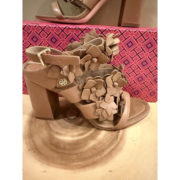 Tory Burch Women's Brown 65 mm Nappa Leather Blossom Heel Block Sandal 7.5M 350$ - Picture 8 of 16